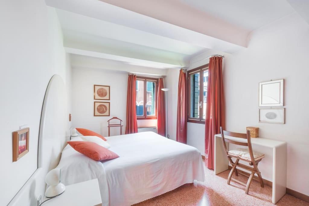 Ca' De La Comare, Relaxing And Elegant Apartment On Canal Grande Benátky Exteriér fotografie